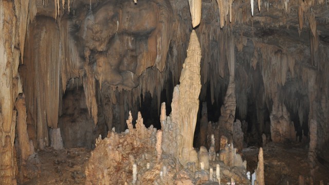 Anhand der Stalagmiten in der Yok-Balum-Höhle konnten Wissenschaftler die historischen Regenmengen in Belize feststellen.