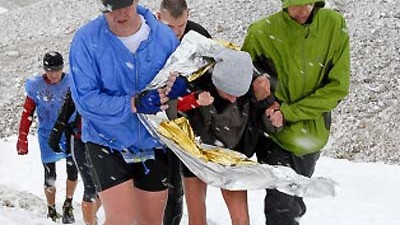 Zugspitzlauf: Eisige Kälte: Beim Zugspitzlauf 2008 starben zwei Teilnehmer.