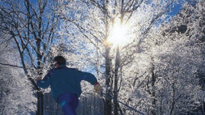 Venenleiden: Erfrischt den Körper: Sport im Freien, auch wenn es kalt ist.