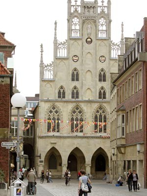 Historisches Rathaus in Münster ; dpa