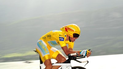 Peter Sloterdijks Sport-Theorien: Eine Durchschnittsgeschwindigkeit von mehr als 50 km/h: Alberto Contador beim Einzelzeitfahren.