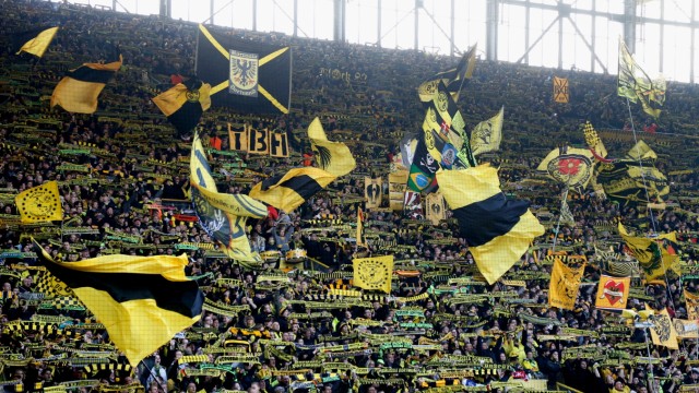 Borussia Dortmund v SpVgg Greuther Fuerth - Bundesliga