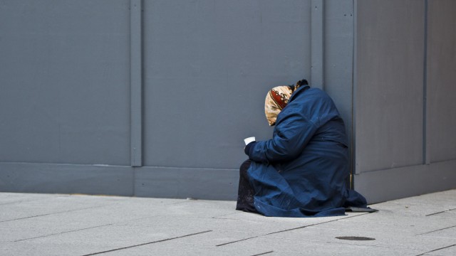 Armutsbericht geschönt - Obdachlose Frankfurt Armut