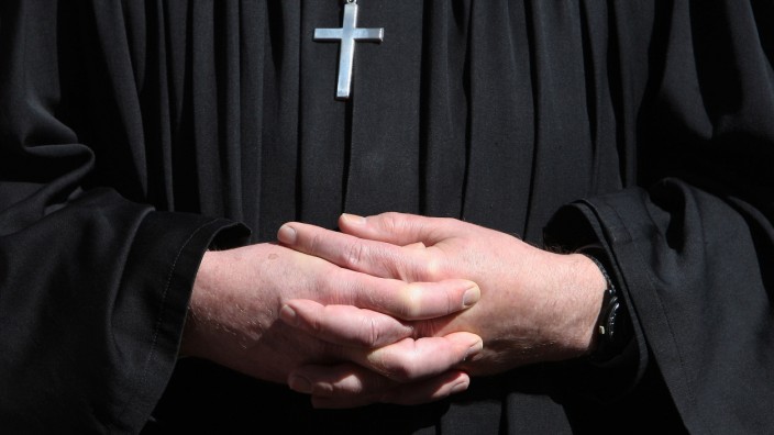 Von Priester bis Personaler:Theologen sind in vielen Jobs gefragt