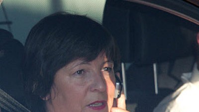 Wirbel um Ulla Schmidt: Als sie ihn noch hatte: Gesundheitsministerin Ulla Schmidt in ihrem Dienstwagen.