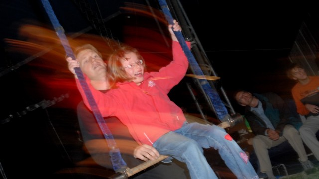 Blinde und sehbehinderte Kinder im Zirkus Manege, 2006