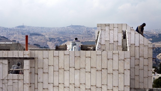 Israel to build 1,600 new homes in occupied East Jerusalem