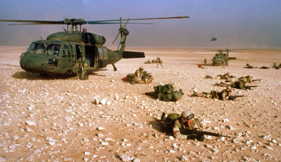 Amerikanische Soldaten in der irakischen Wüste, 1991  Operation Desert Storm  Saddam Husein Schwarzkopf
