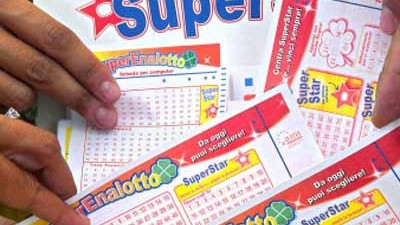 Lotto-Jackpot in Italien: 6 aus 90: Superenalotto bietet weit geringe Gewinnchancen als das deutsche System - aber die ausgespielte Summe ist riesig.