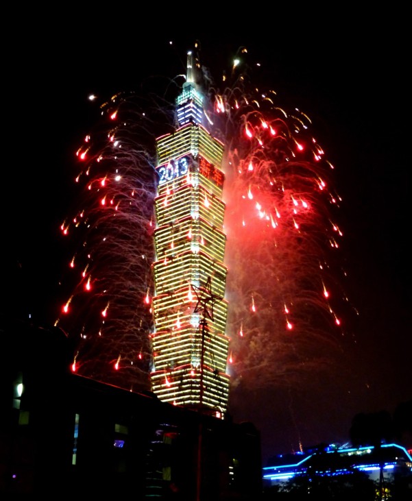 Taiwan welcomes new year with fireworks