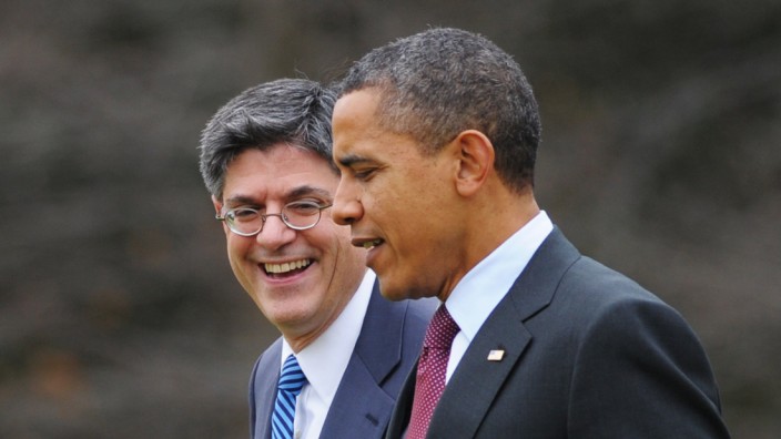 Barack Obama mit seinem Stabschef Jack Lew vor dem Weißen Haus im März 2012.