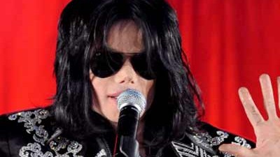 Michael Jackson: 100 Millionen Einnahmen und Fragezeichen um seinen Tod: Michael Jackson bewegt weiter die Gemüter.
