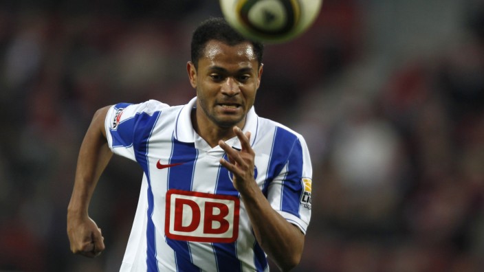 Hertha Berlin's Raffael runs for the  ball during his team's  German first division Bundesliga soccer match against FC Cologne in Cologne