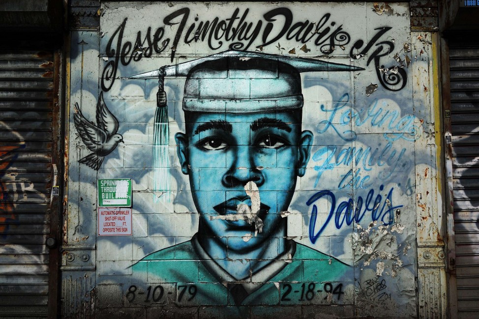Brooklyn, New York, Graffiti in Gedenken an Jesse Timothy Davis Junior, fotografiert von Spencer Platt