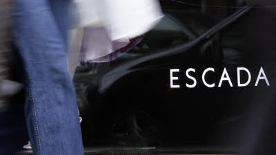 Modekonzern vor der Pleite: Nach einem monatelangen Überlebenskampf muss der größte deutsche Luxusmodehersteller Escada Insolvenz beantragen.