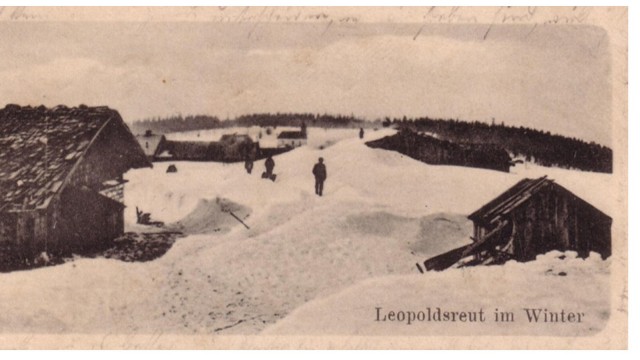 Leopoldsreut im Bayerischen Wald: Der Winter dauerte hier acht Monate, nicht selten türmten sich im Dorf noch im Juni meterhohe Schneewände auf.