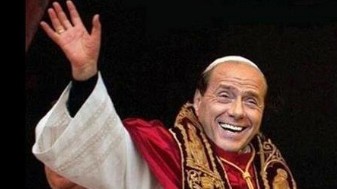 Berlusconi montage als Papst  Facebook
