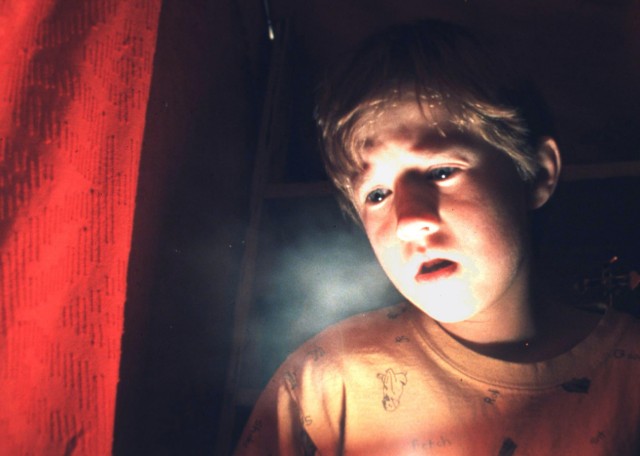 ACTOR HALEY JOEL OSMENT IN SCENE FROM THE SIXTH SENSE