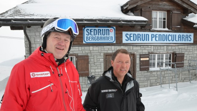 Skigebietsbauer Bo Halvardsson (l.) und Liftmann Baseli Huonder in Andermatt in der Schweiz