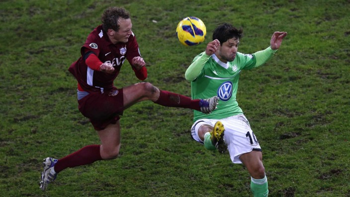 Wolfsburgs Diego im Viertelfinale des DFB-Pokals gegen Kickers Offenbach