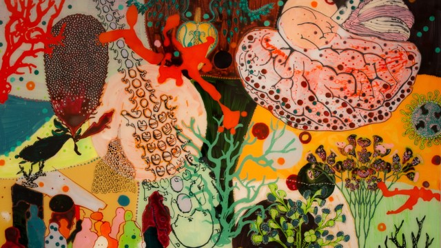 Jahresausstellung des Kunstvereins: Geheimnisse des Mandelkerns: "Amygdala" heißt dieses Hinterglasbild von Maja Ott, in dem Gehirn, Knochen, Pflanzliches und andere Lebensformen an die Evolution des Menschen erinnern.
