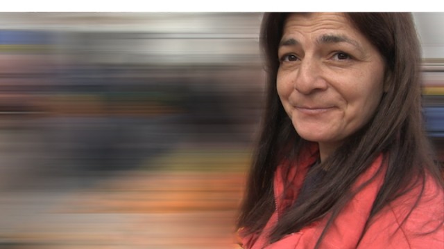 Griechenland: "Die sollen erstmal Steuern zahlen", schimpft Vaso Efkarpidu, Marktfrau in Katerini.