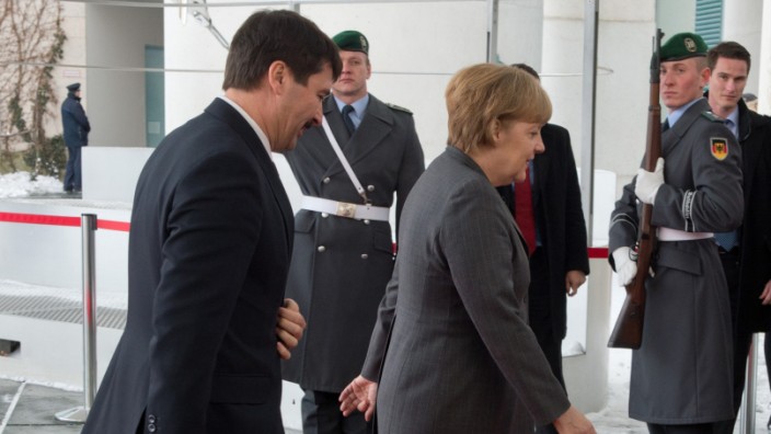 Merkel und Ader auf dem Weg ins Kanzleramt.