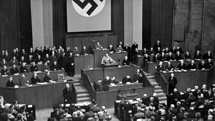 Am 23. März 1933 ermöglichte das Ermächtigungsgesetz den Weg zu Hitlers Diktatur