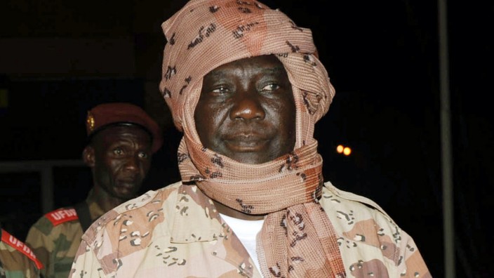 Rebellenführer Michel Djotodia setzt in Zentralafrikanischer Republik die Verfassung außer Kraft