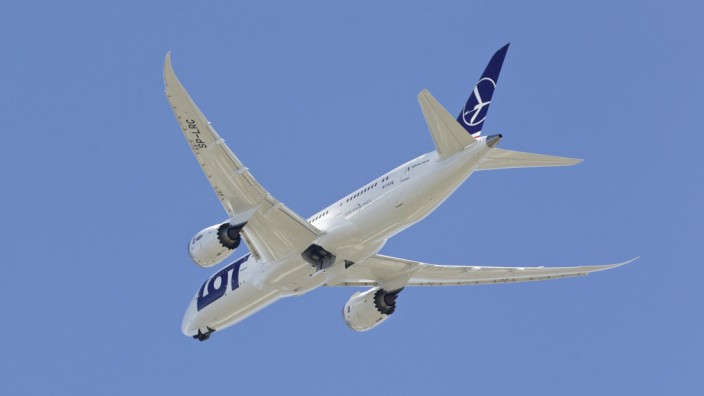 Boeing Tests The 787 In First Flight Since Being Grounded