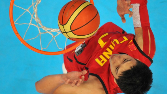 Basketball in China: Sun Yue (im Bild) konnte sich bei den Los Angeles Lakers nicht durchsetzen. Ein Nachfolger für Yao Ming wird weiter dringend gesucht.