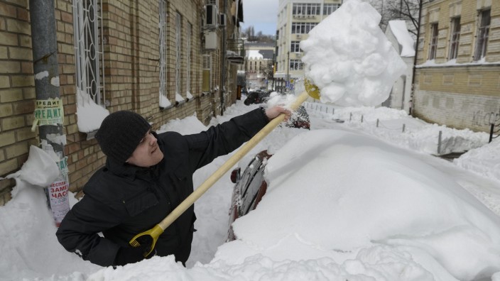 Kiew räumt Schnee per Photoshop