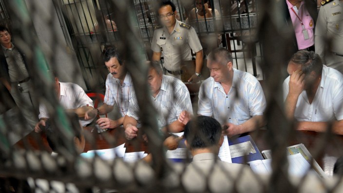 Waffen, Drogen, Korruption: Festgenommen in Bangkok: Die Crew holte Waffen aus Nordkorea - wohl für Iran