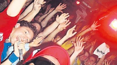 Free & Easy Festival: Für Entdecker: Das "Free & Easy" bietet einen Querschnitt des Backstage-Jahresprogramms - von Rockabilly (Bobbin B) über Dacehall (Raggabund) bis zum Münchner Liedermacher Kevin Basler.