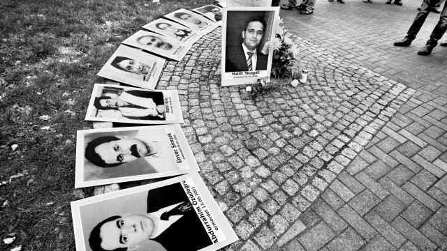 Plädoyer im NSU-Prozess: Die Einweihung eines Denkmals für das NSU-Opfer Halit Yozgat in Kassel.