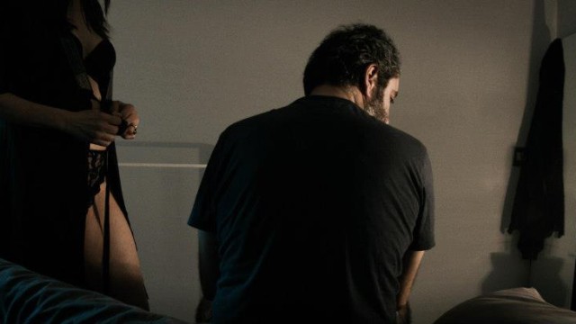 32. Internationales Filmfestival Istanbul: Die Ehe ist schal geworden: Szene mit Defne Halman (links) und Hakan Cimenser aus Asil Özges aktuellem Film "Lifelong".