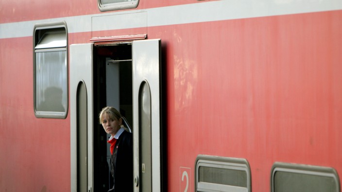 Deutsche Bahn Zugbegleiter