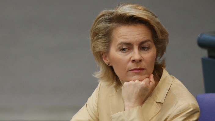 Bundestag Debates Cyprus Aid, Employment Quotas For Women