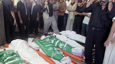 Hamas bekämpft islamistische Sekte: Palästinenser beklagen den Tod von Hamas- Gefolgsmännern. Sie hatten sich schwere Gefechte mit Islamisten in Rafah geliefert.