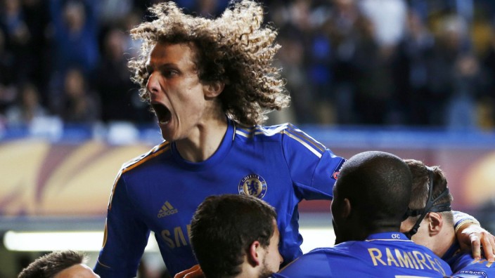 Chelseas David Luiz feiert den Einzug ins Finale der Europa League