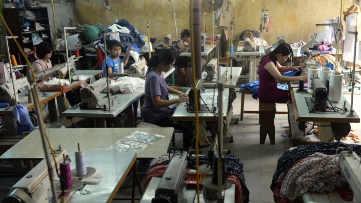 In Bangladesch wird Kleidung unter unmenschlichen Bedinungen und ohne Sicherheitsstandards hergestellt.