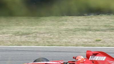 Sport kompakt: Michael Schumacher muss weiter in einem alten Ferrari für sein Comeback testen.