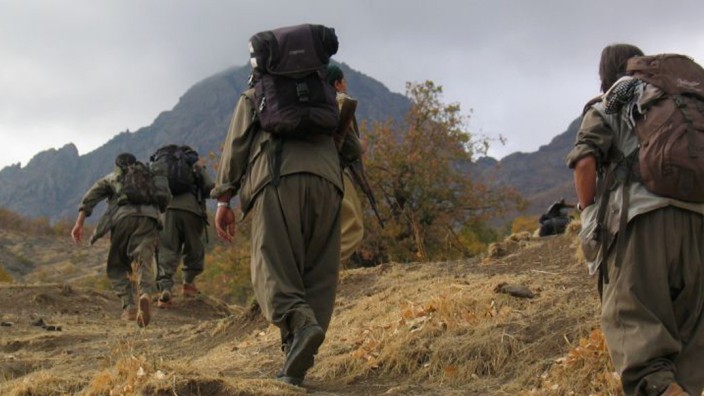 Waffenstillstand im Kurdenkonflikt: Kämpfer der PKK im Grenzgebiet zwischen der Türkei und dem Irak. Hier hat der Rückzug begonnen.