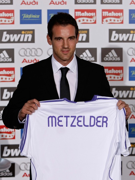 Christoph Metzelder Signs For Real Madrid