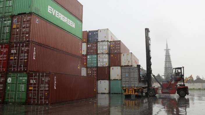 Container im Hafen von Nantong