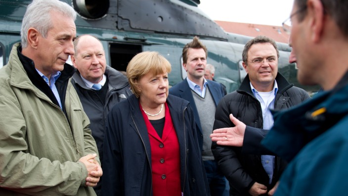 Hochwasser in Sachsen: Merkel in Pirna