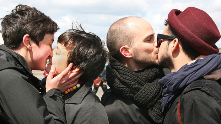 'Kiss-In' gegen Homophobie