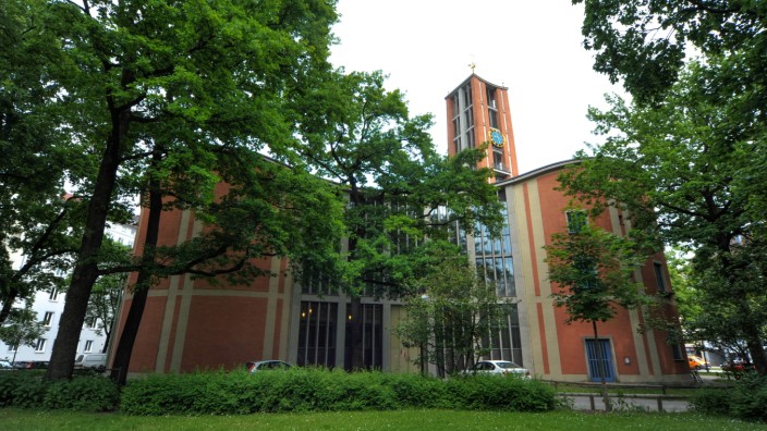 Matthäuskirche im Nationalsozialismus: Die neue Kirche wurde nach dem Krieg am Sendlinger Tor gebaut.