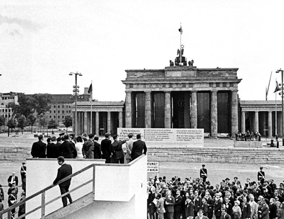 John F. Kennedy am Brandenburger Tor in Berlin, 1963