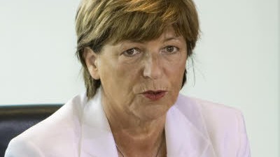 Dienstwagen-Affäre: Ulla Schmidt ist erneut ins Visier der Opposition geraten: Sie soll die Flugbereitschaft der Bundeswehr auf zweifelhafte Art und Weise genutzt haben.